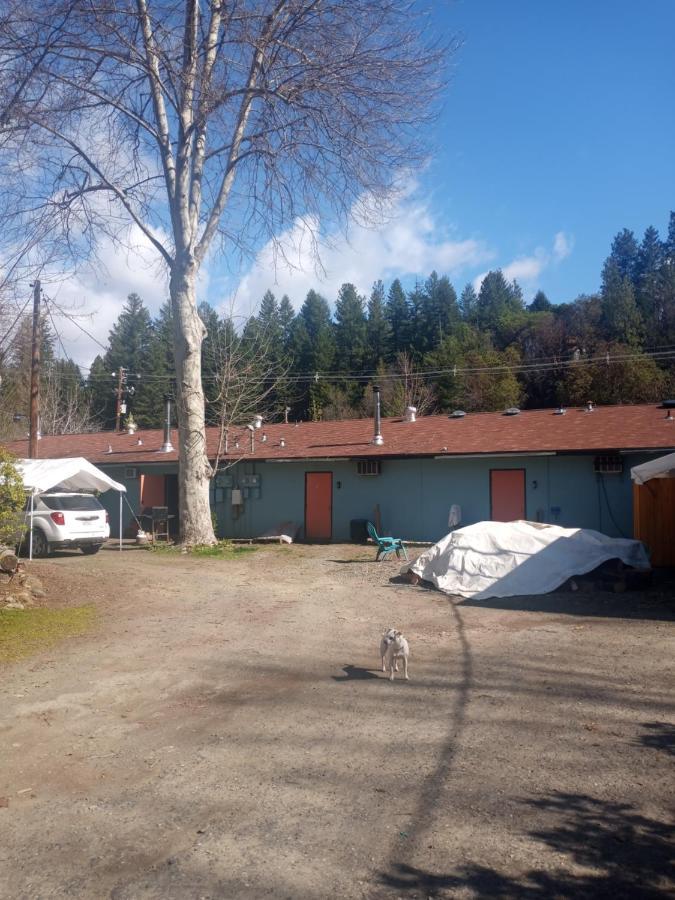 Bigfoot Rv & Cabins Park Happy Camp Экстерьер фото
